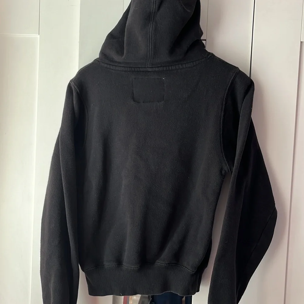HARD ROCK CAFE WOMEN BLACK HOODIE SWEATER SIZE XS GREAT CONDITION - Picture 3 of 3